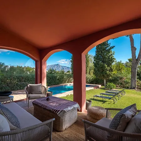 Villa In With Private Pool & Panoramic Mountain Views *