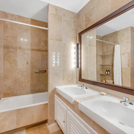 In With Private Pool & Panoramic Mountain Views Villa Marbellac
