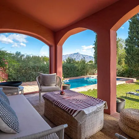 In With Private Pool & Panoramic Mountain Views Villa