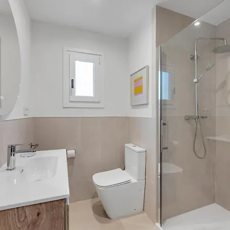 In With Private Pool & Panoramic Mountain Views