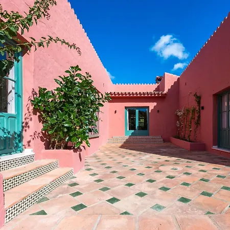 In With Private Pool & Panoramic Mountain Views Villa